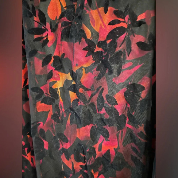 SLNY Vibrant Red Orange Floral Sheath Dress Black Velvet Burnout Overlay Size 6 - Picture 2 of 13